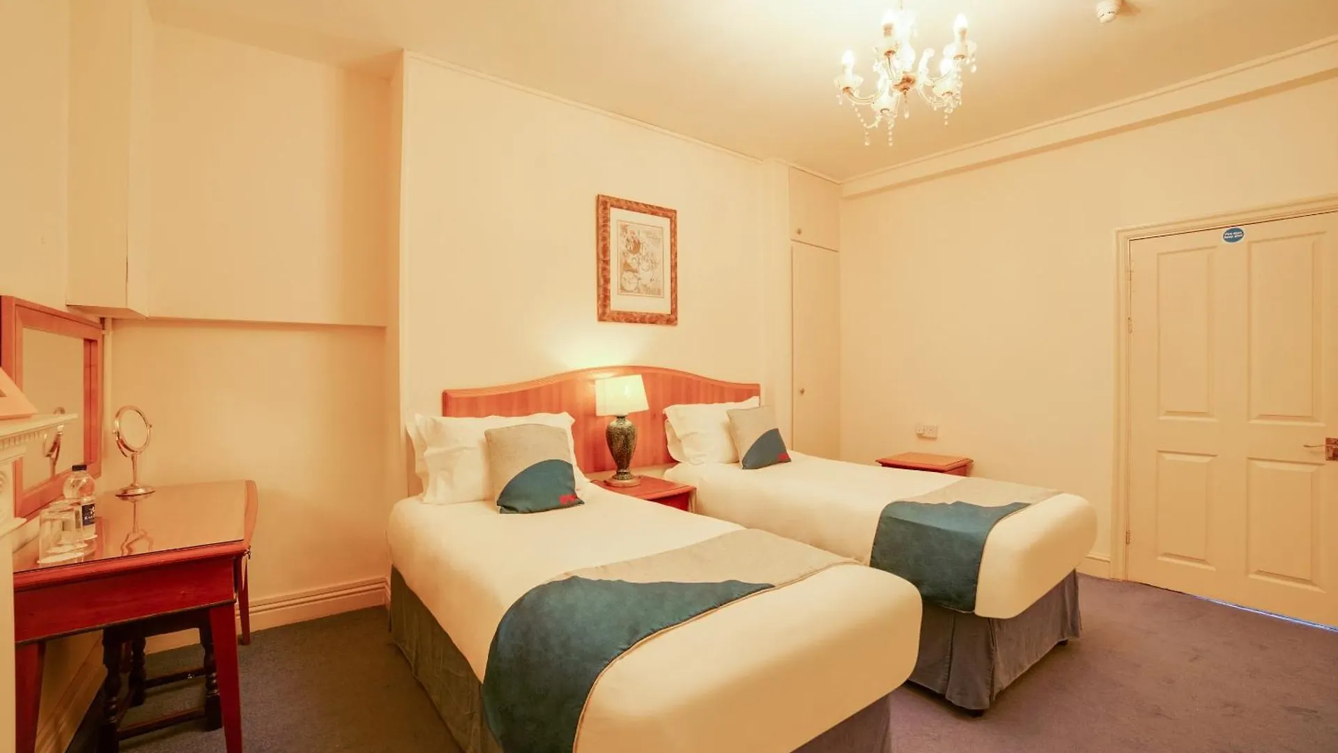 Hotel Oyo Bailbrook Lodge, Bath